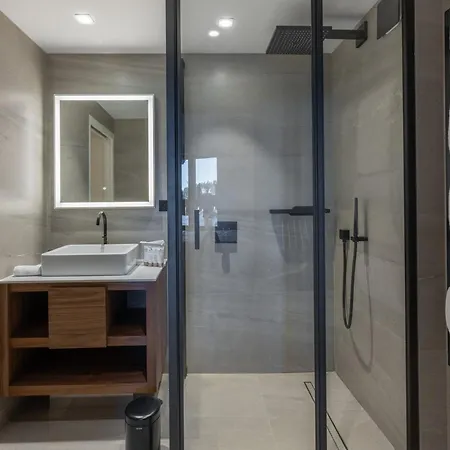 Nouveau 86m² A 1850 - Ski-in/ski-out, 4 Adultes Et 2 Enfants - Fr-1-564-108 Courchevel